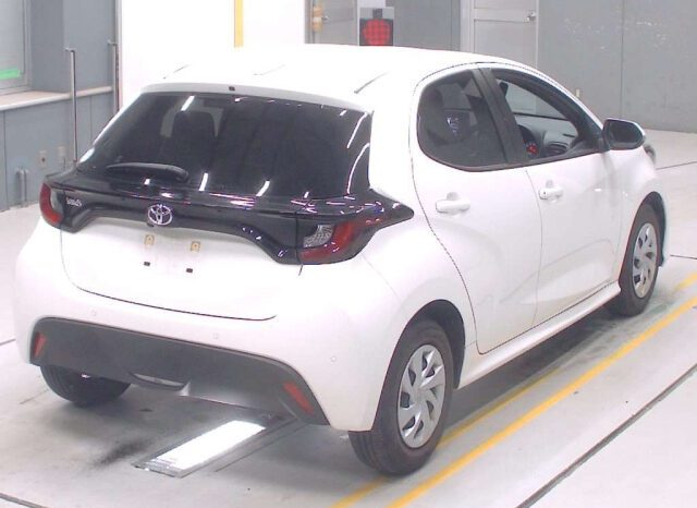 
								Toyota Y-ARIS full									