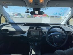 
										Toyota Prius full									