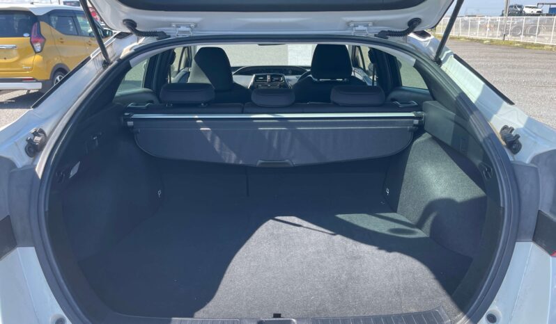 
								Toyota Prius full									