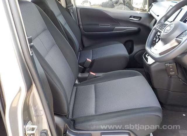 
								NISSAN SERENA XV full									
