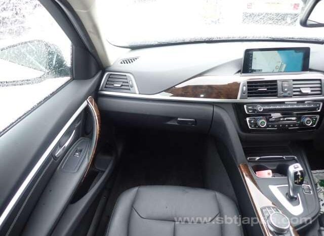 
								BMW 3 SERIES 2017/5 320I TOURING LUXURY full									