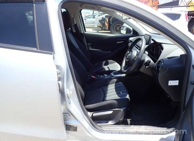 
								MAZDA DEMIO 2018/11 15C full									