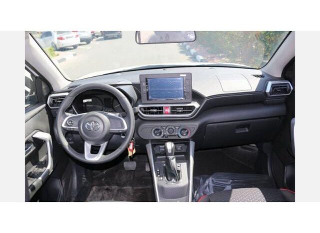 
								TOYOTA RAIZE 2023 GULF SPACE FULL AUTOMATIC full									