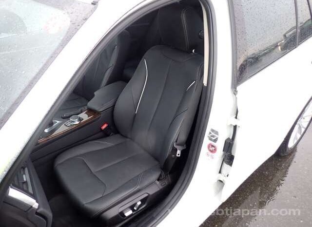 
								BMW 3 SERIES 2017/5 320I TOURING LUXURY full									