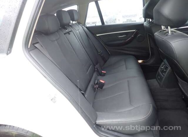 
								BMW 3 SERIES 2017/5 320I TOURING LUXURY full									