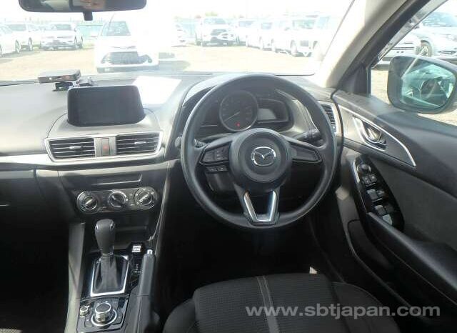 
								MAZDA AXELA 2017/4 15C full									